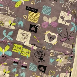 Gray M scrub top, good condition. No stains. Smoke free home.